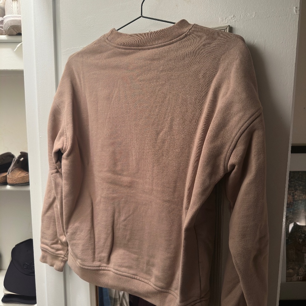 Alo Yoga Renown Heavy Weight Crew Neck Pullover XS in Taupe